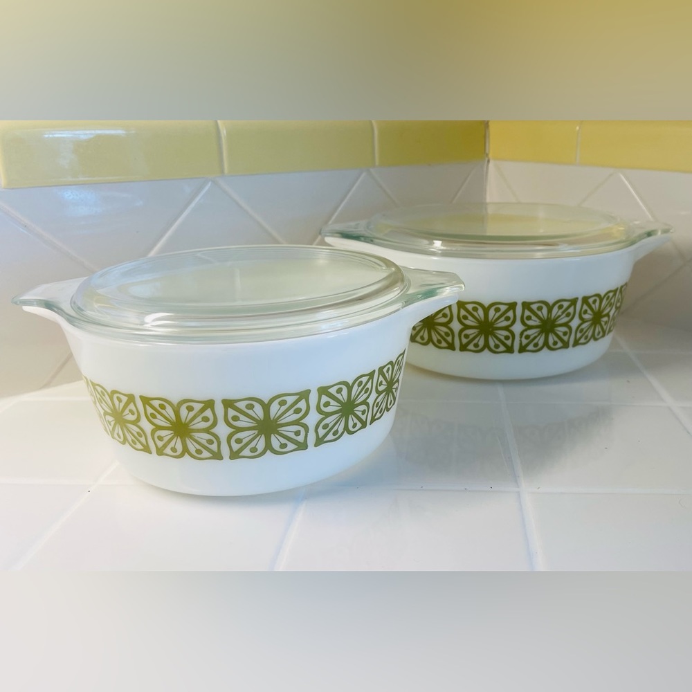 Vintage Pyrex Verde Floral - set of 2